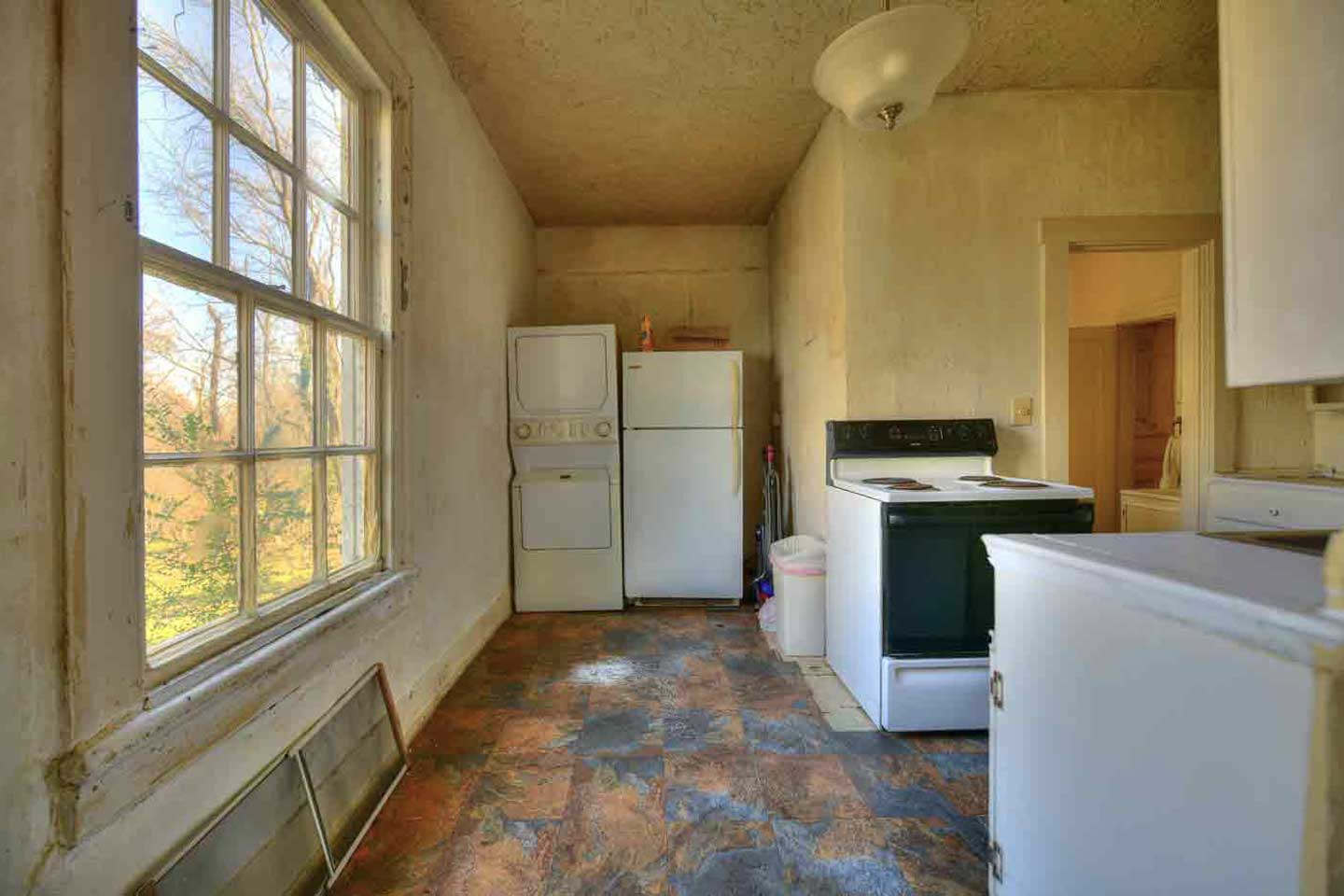 Kitchen-c.1830 Historic Fishback House